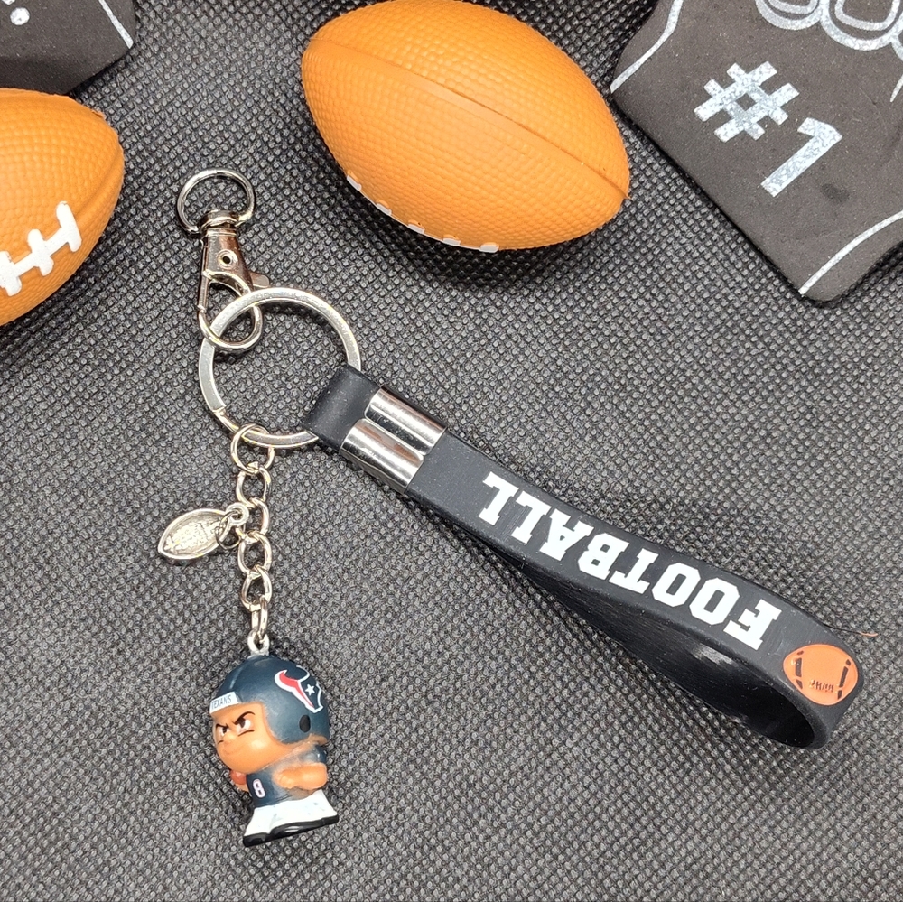 🏈 NFL TEXANS #8 CARR CUSTOM KEYCHAIN